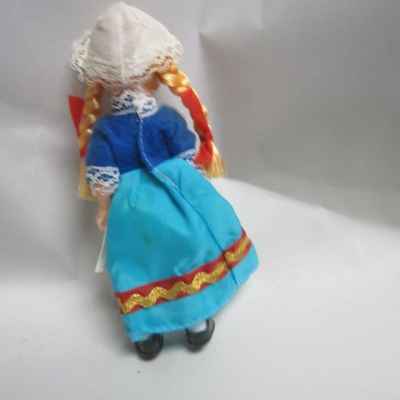 VTG SOUVENIR DUTCH DOLL, SLEEPY EYES, DRESSED IN NATIVE GARB - Picture 3 of 7